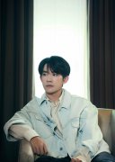 易烊千玺专访:大学生活有点酷 拥有更多自